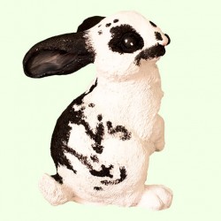 Скульптурный памятник Кролик на задних лапках черно белый