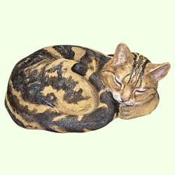 Скульптурный памятник Спящий кот калачик мраморный