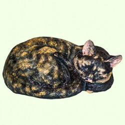 Скульптурный памятник Спящий кот калачиком черепаховый