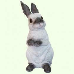 Скульптурный памятник Заяц белый поджал лапы