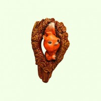 Садовая фигура Дупло с белкой