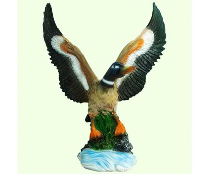 Садовая фигура Взлетающая утка