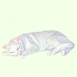 Садовая фигурка Спящий кот белый