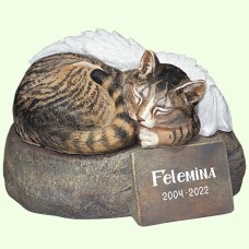 Урна для праха Кот крылатый с полосками на камне